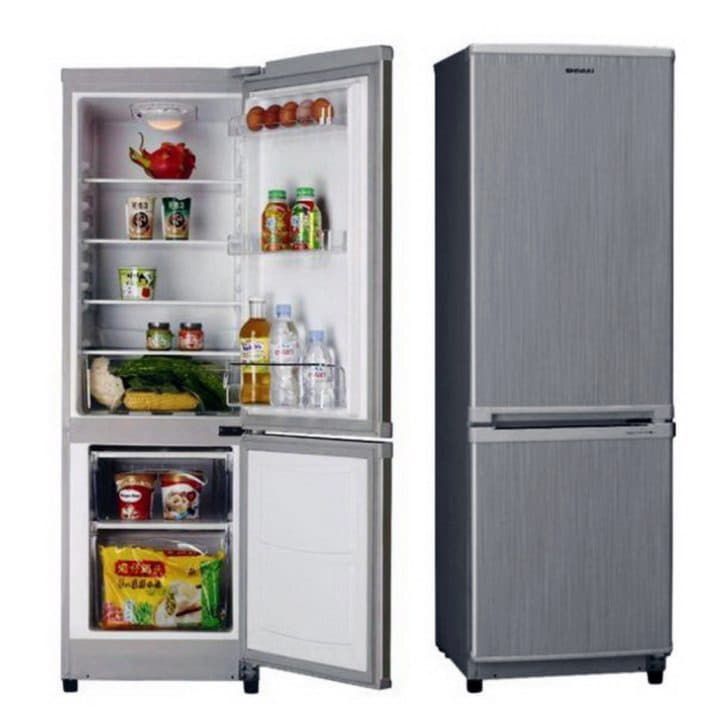 Узкий холодильник 50 купить. Холодильник Шиваки двухкамерный. Shivaki холодильник маленький двухкамерный. Холодильник Шиваки шириной 45 см. Холодильник Shivaki двухкамерный узкий.