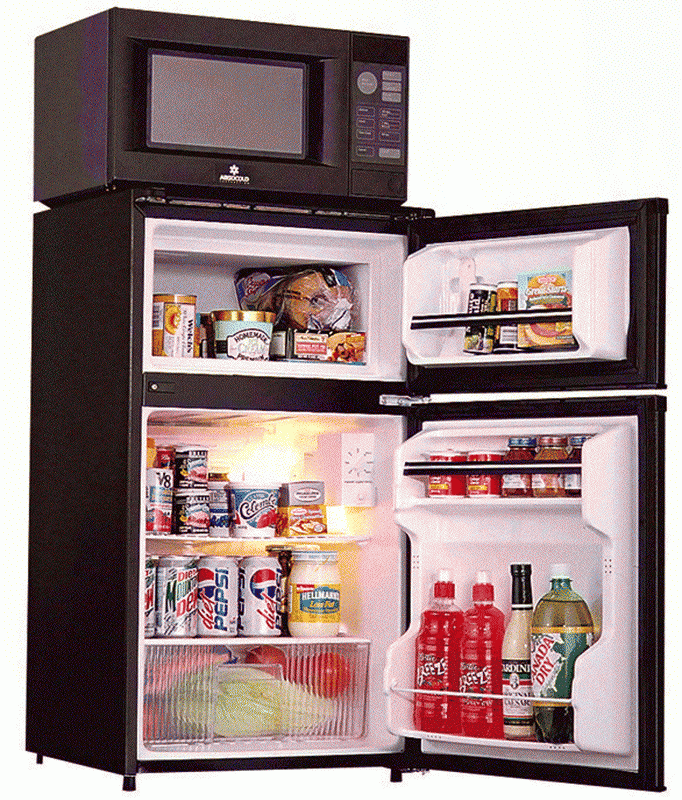 Можно ли ставить микроволновку на холодильник сверху. Холодильник Privileg с микроволновой печью. СВЧ на холодильнике. Микроволновки и холодильник. Мини холодильник с микроволновкой.