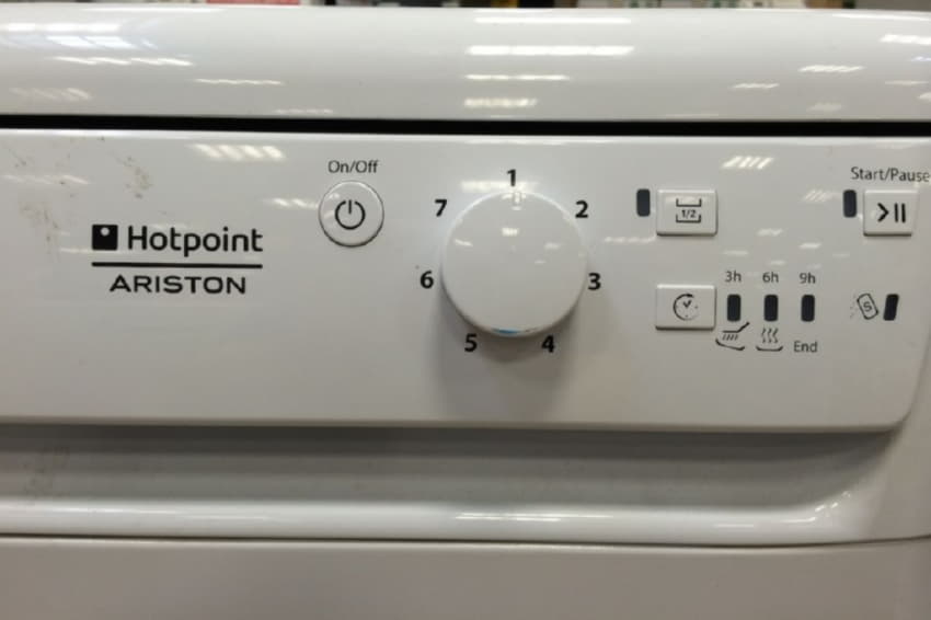 Ariston lsf 7237. Посудомоечная машина Hotpoint-Ariston LSF 712. Hotpoint Ariston посудомоечная машина индикаторы. Посудомоечная машина Ariston LSF 7237 коды ошибок. Посудомоечная машина Хотпоинт Аристон LSF 7237 ошибки.
